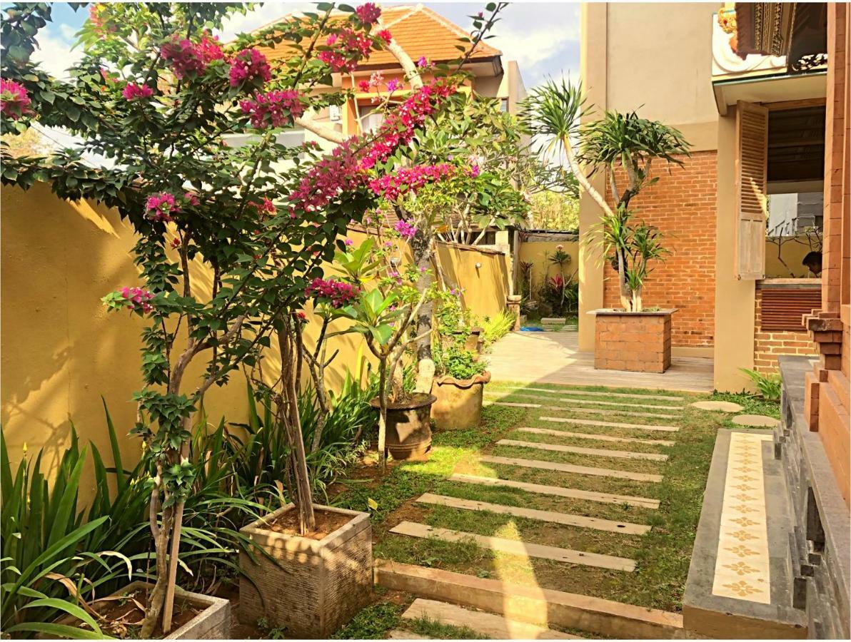 Bukawa Lodge Jimbaran  Exterior photo